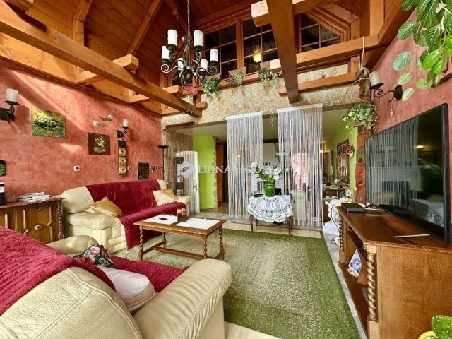 Eladó családi ház, Sülysápon 180 M Ft, 8 szobás