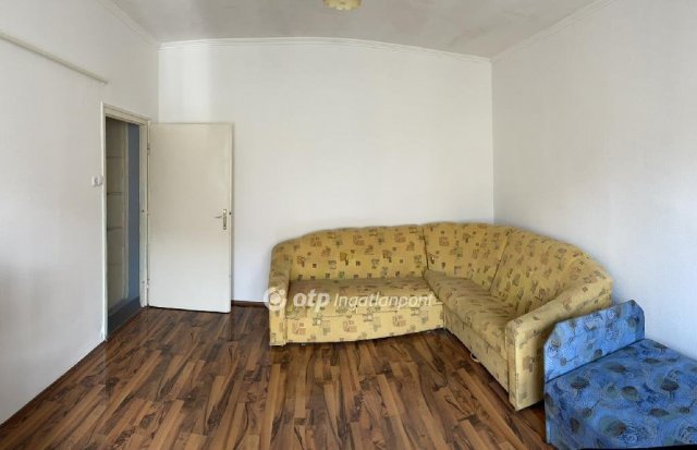 Eladó téglalakás, Kaposváron 31 M Ft, 1 szobás