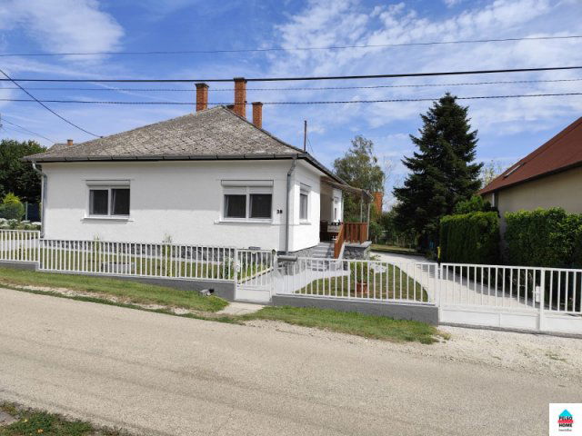 Eladó családi ház, Fonyódon 88 M Ft, 3+1 szobás