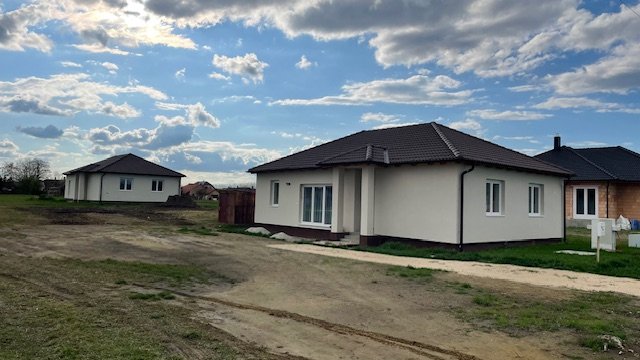 Eladó családi ház, Győrszemerén 80 M Ft, 4 szobás