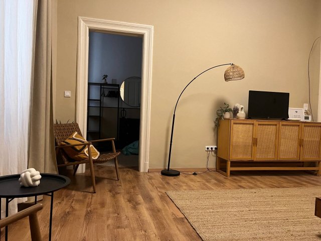 Kiadó téglalakás, albérlet, Budapesten, VI. kerületben