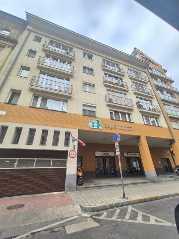 Eladó téglalakás, Budapesten, VII. kerületben 110 M Ft