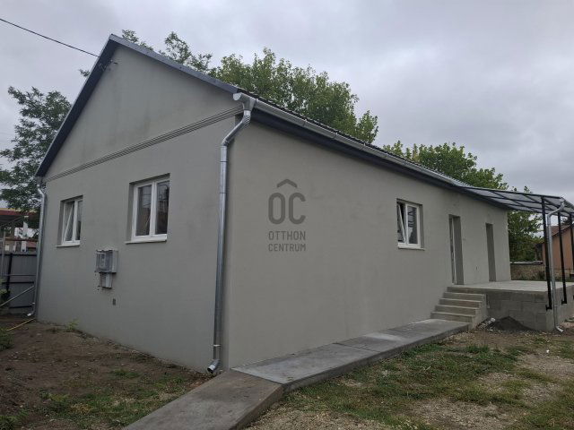 Eladó családi ház, Tápiószentmártonon 56.9 M Ft, 3 szobás