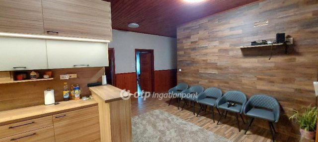 Eladó családi ház, Kunszentmártonban 34.999 M Ft, 5+2 szobás