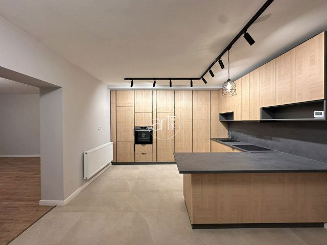 Eladó téglalakás, Szegeden 86 M Ft, 2 szobás