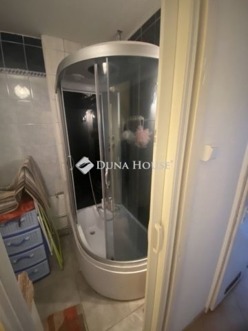 Eladó panellakás, Szegeden 48.5 M Ft, 2+1 szobás