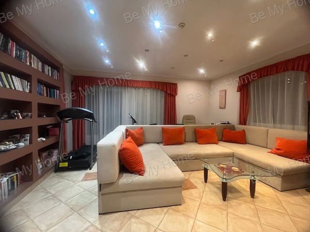 Eladó családi ház, Csömörön 199.9 M Ft, 5 szobás