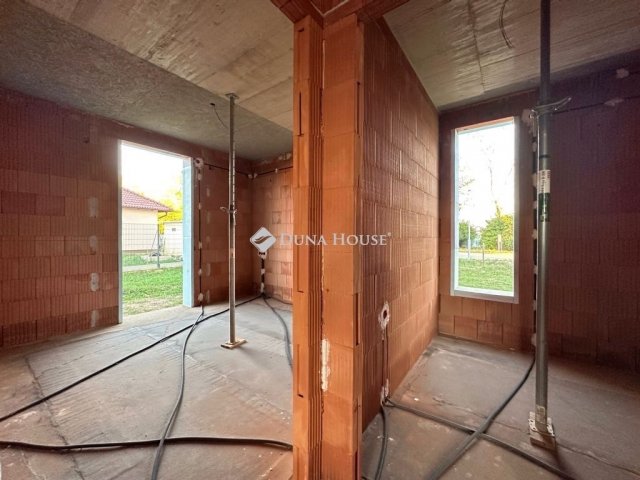 Eladó téglalakás, Kozármislenyen 99.99 M Ft, 3 szobás