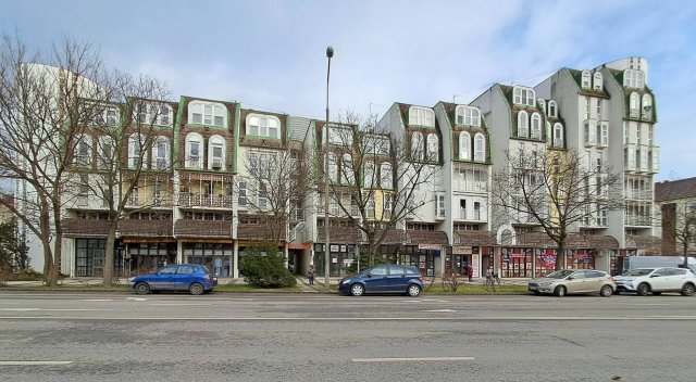 Eladó üzlethelyiség, Baján 34 M Ft, 1 szobás