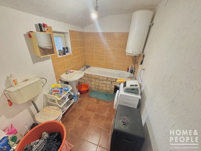 Eladó családi ház, Hódmezővásárhelyen 24.99 M Ft, 2 szobás