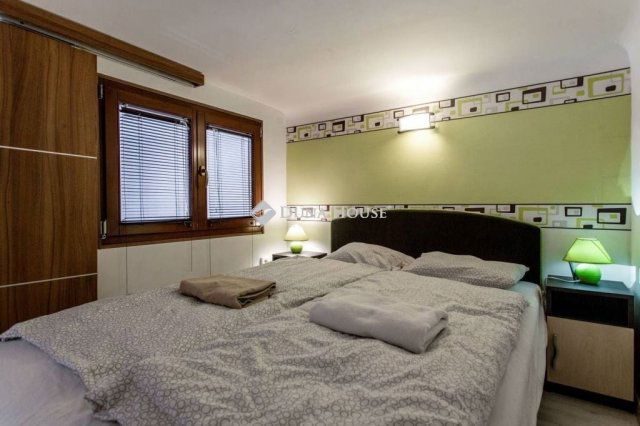 Eladó téglalakás, Budapesten, VI. kerületben 129.9 M Ft