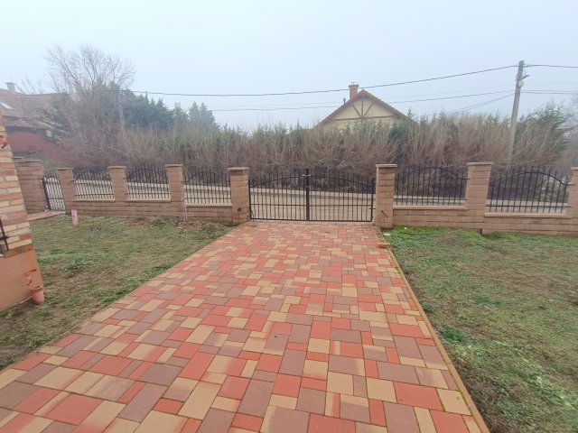 Eladó téglalakás, Erdőkertesen 125 M Ft, 6 szobás