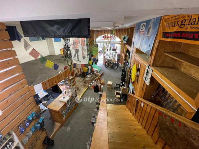 Eladó üzlethelyiség, Székesfehérvárott 115 M Ft