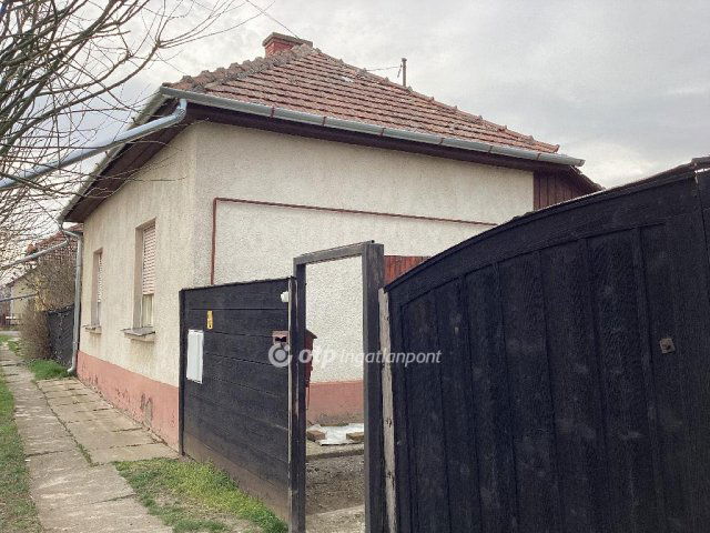 Eladó családi ház, Gyomaendrődön 13.5 M Ft, 2 szobás