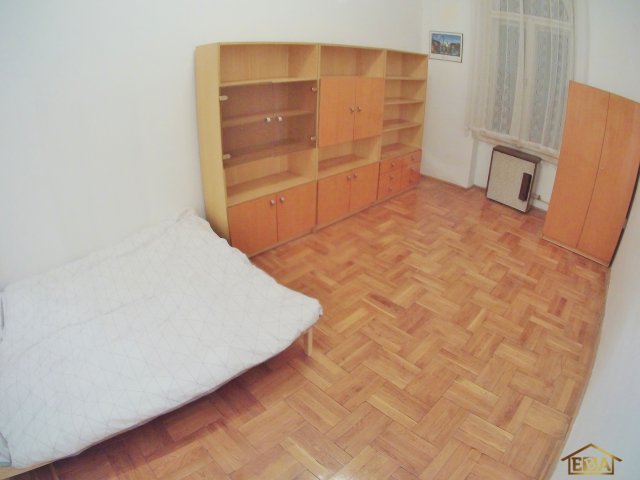 Eladó téglalakás, Budapesten, VIII. kerületben, Rákóczi úton