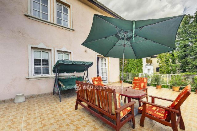 Eladó családi ház, Miskolcon 99.9 M Ft, 8 szobás