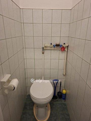 Eladó panellakás, Hajdúböszörményen 39.9 M Ft, 2 szobás