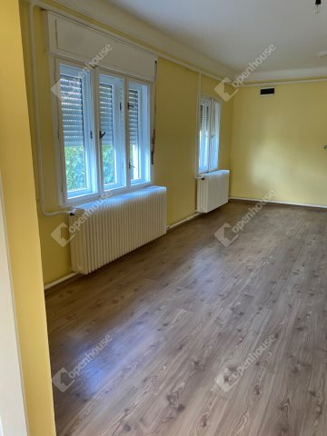 Eladó családi ház, Szegeden 79.5 M Ft, 2 szobás