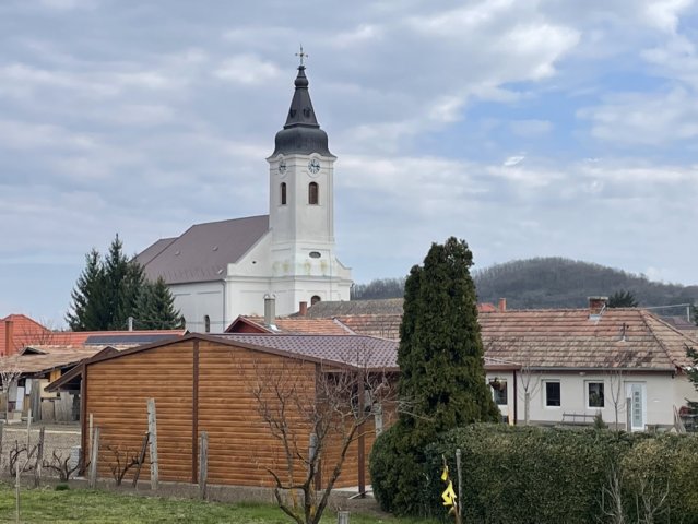 Eladó családi ház, Szügyön 62.9 M Ft, 5 szobás