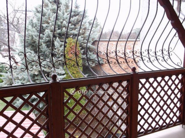 Eladó családi ház, Gyöngyösön 109 M Ft, 4 szobás