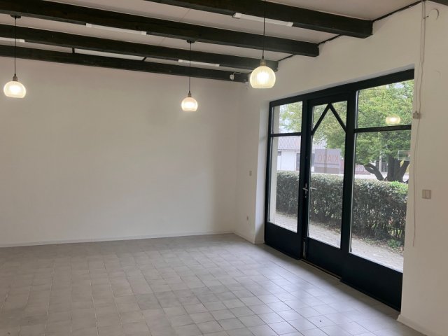 Kiadó iroda, Székesfehérvárott 160 E Ft / hó