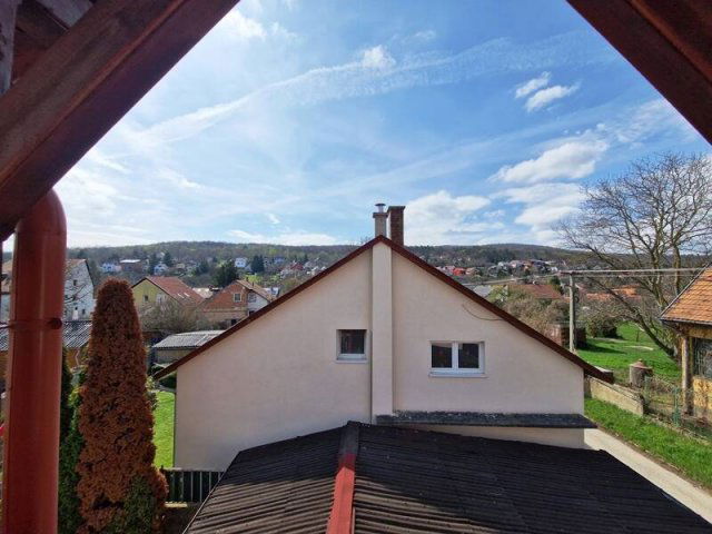 Eladó családi ház, Nagykovácsiban 230 M Ft, 7 szobás
