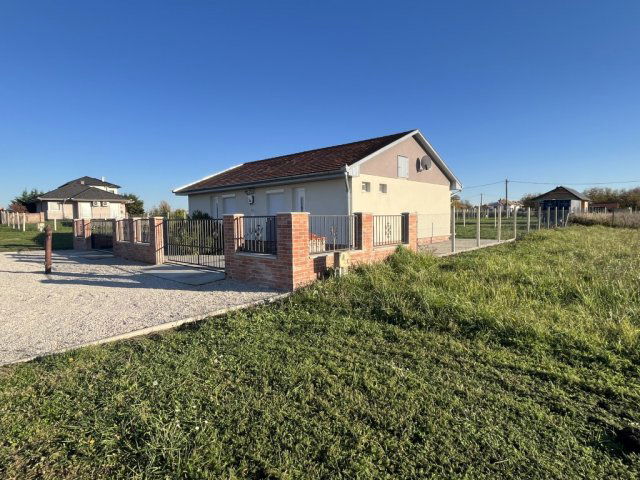 Eladó nyaraló, Buzsákon 72.9 M Ft, 2+2 szobás