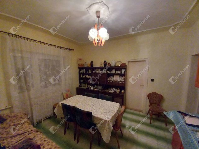 Eladó családi ház, Debrecenben 84.9 M Ft, 4 szobás