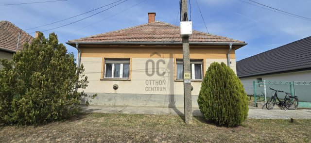 Eladó családi ház, Németkéren 26.9 M Ft, 2 szobás