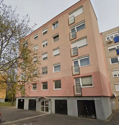 Eladó panellakás, Győrött 35 M Ft, 2 szobás