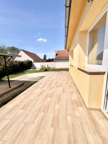 Kiadó családi ház, albérlet, Debrecenben, Aranyeső utcában