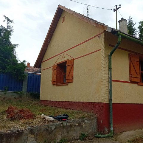 Eladó családi ház, Viszen 25.9 M Ft, 2 szobás