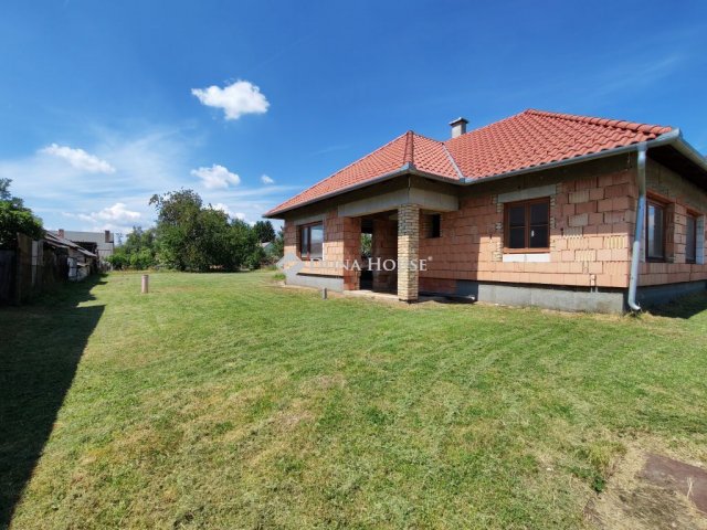 Eladó családi ház, Tamásiban 28 M Ft, 3 szobás
