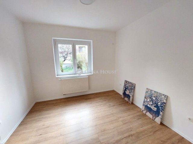 Eladó téglalakás, Pécsett 85.9 M Ft, 4 szobás