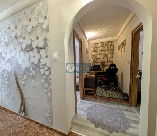 Eladó panellakás, Kazincbarcikán 35 M Ft, 2 szobás