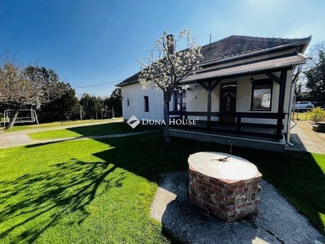 Eladó családi ház, Tápiószecsőn 52.9 M Ft, 2 szobás