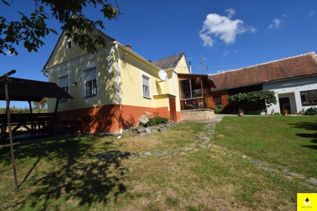 Eladó családi ház, Kondorfán 67 M Ft, 2 szobás