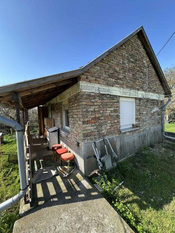 Eladó családi ház, Várpalotán, Arany János utcában 32.9 M Ft