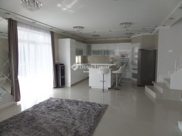 Eladó családi ház, Ürömön 279 M Ft, 5 szobás