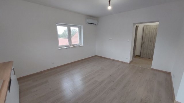 Eladó téglalakás, Besnyőn 34.5 M Ft, 2 szobás
