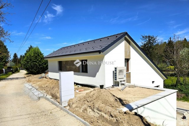 Eladó családi ház, Győrújbaráton, Ibolya utcában 115 M Ft