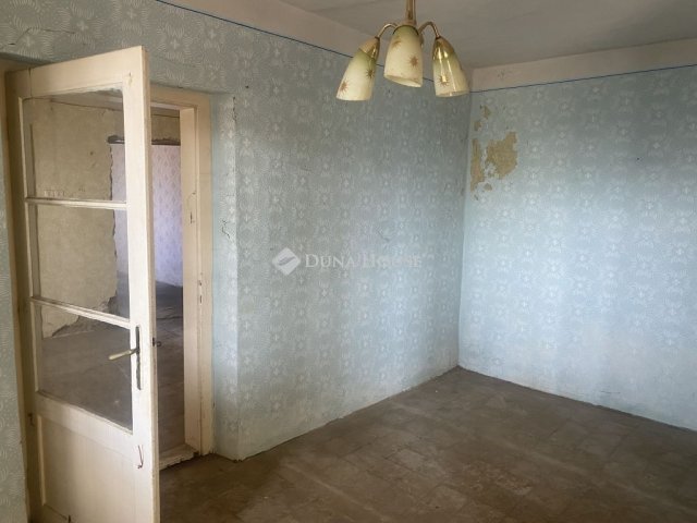 Eladó családi ház, Siklóson 28 M Ft, 3 szobás