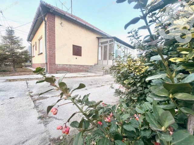 Eladó családi ház, Lakitelken 36.85 M Ft, 3 szobás