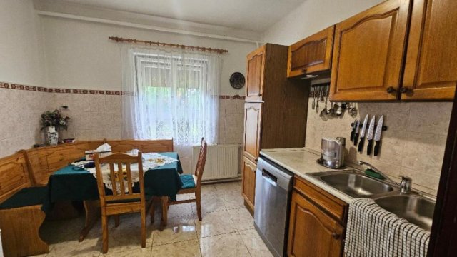Eladó családi ház, Érden 79 M Ft, 3 szobás
