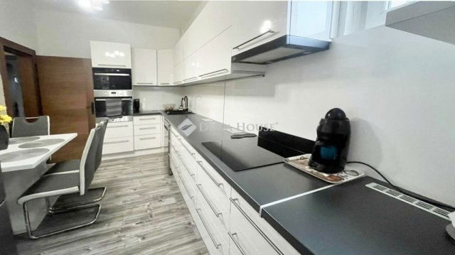 Eladó családi ház, Szombathelyen 74.9 M Ft, 5 szobás