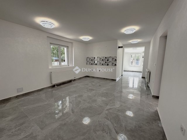 Eladó családi ház, Tokodon 59.999 M Ft, 4 szobás
