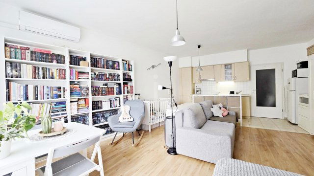 Eladó téglalakás, Budapesten, VIII. kerületben, Futó utcában