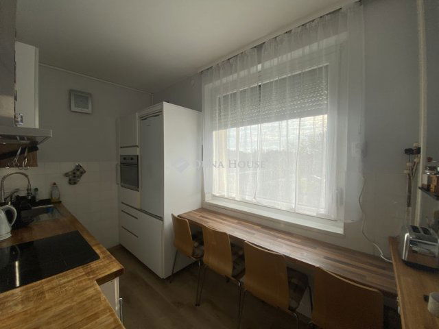 Kiadó panellakás, albérlet, Győrött, Jereváni úton, 2 szobás