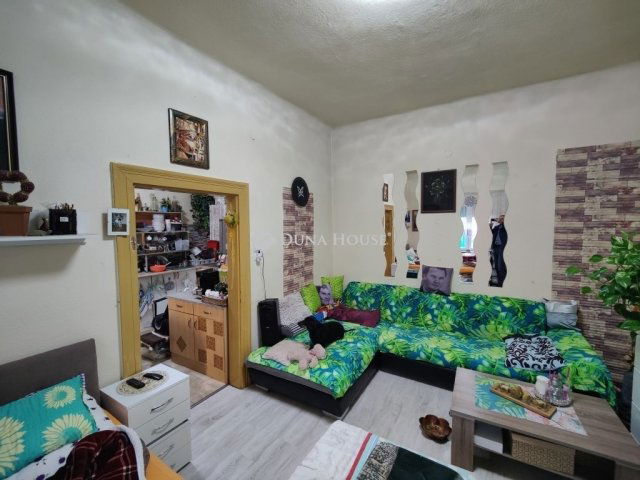 Eladó családi ház, Vecsésen 49.5 M Ft, 2 szobás