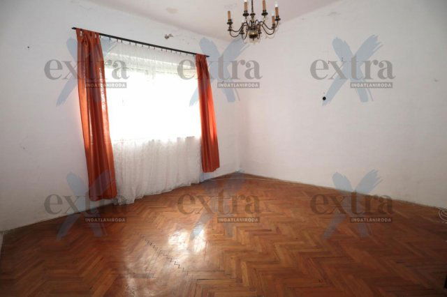 Eladó ikerház, Szegeden 35 M Ft, 2 szobás / költözzbe.hu